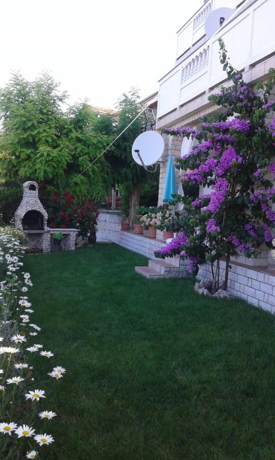 Guest House Lucija Banjol Exteriér fotografie