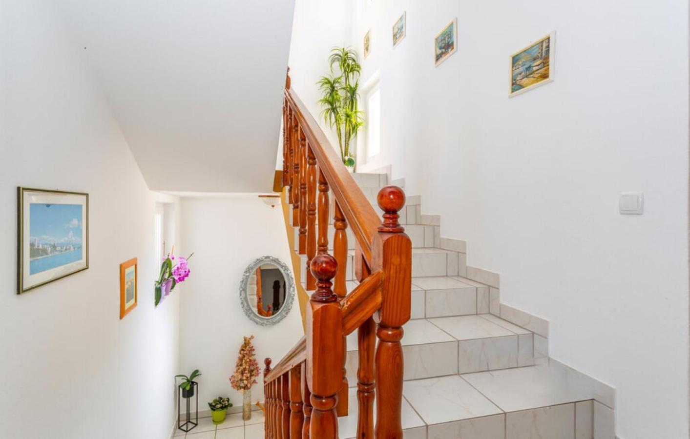 Guest House Lucija Banjol Exteriér fotografie