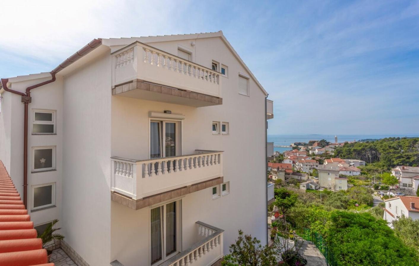 Guest House Lucija Banjol Exteriér fotografie