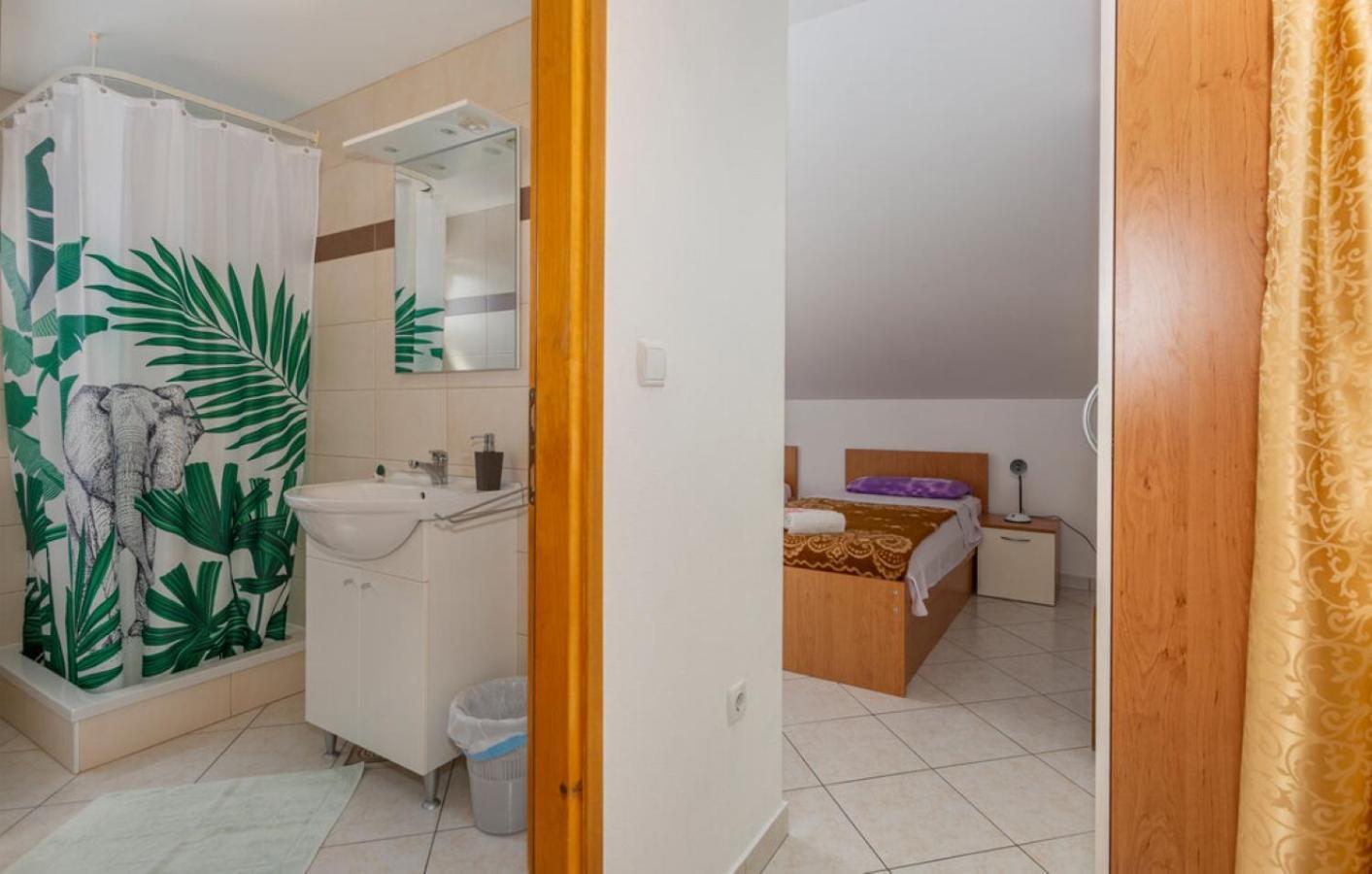Guest House Lucija Banjol Pokoj fotografie