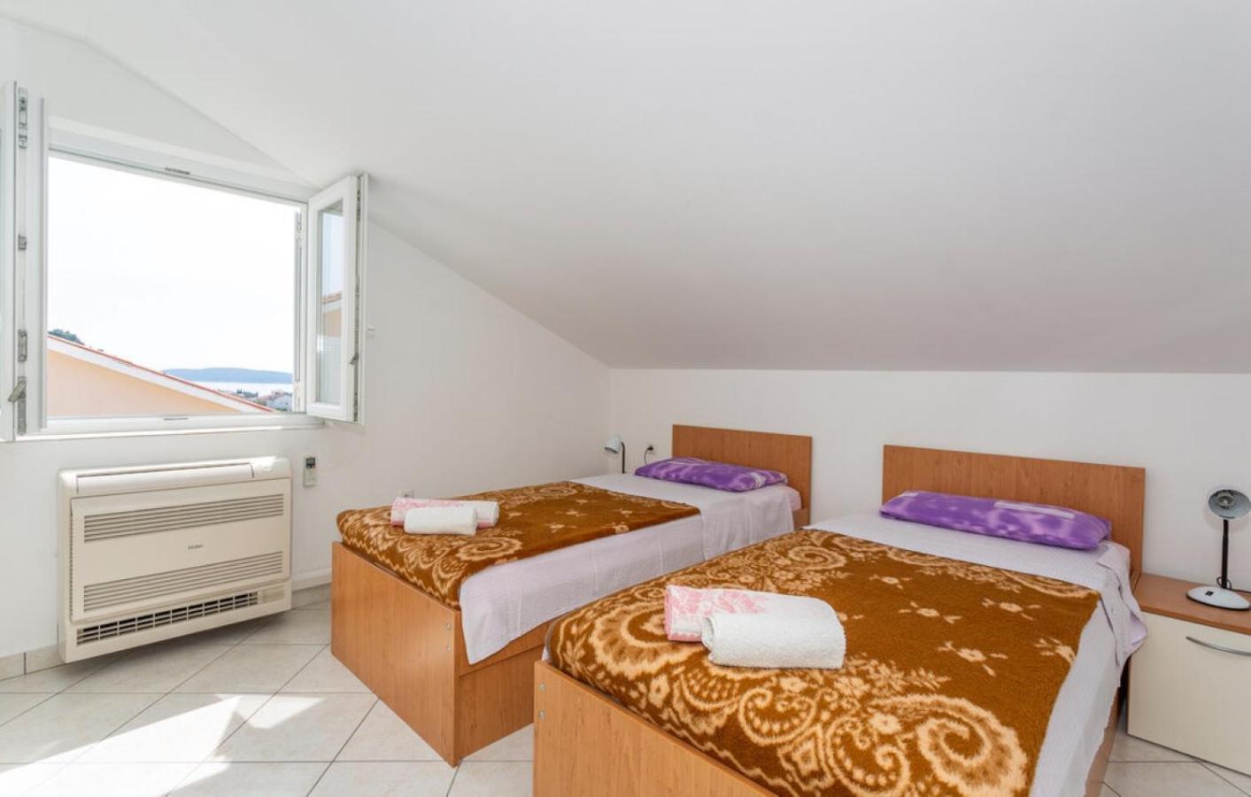 Guest House Lucija Banjol Pokoj fotografie