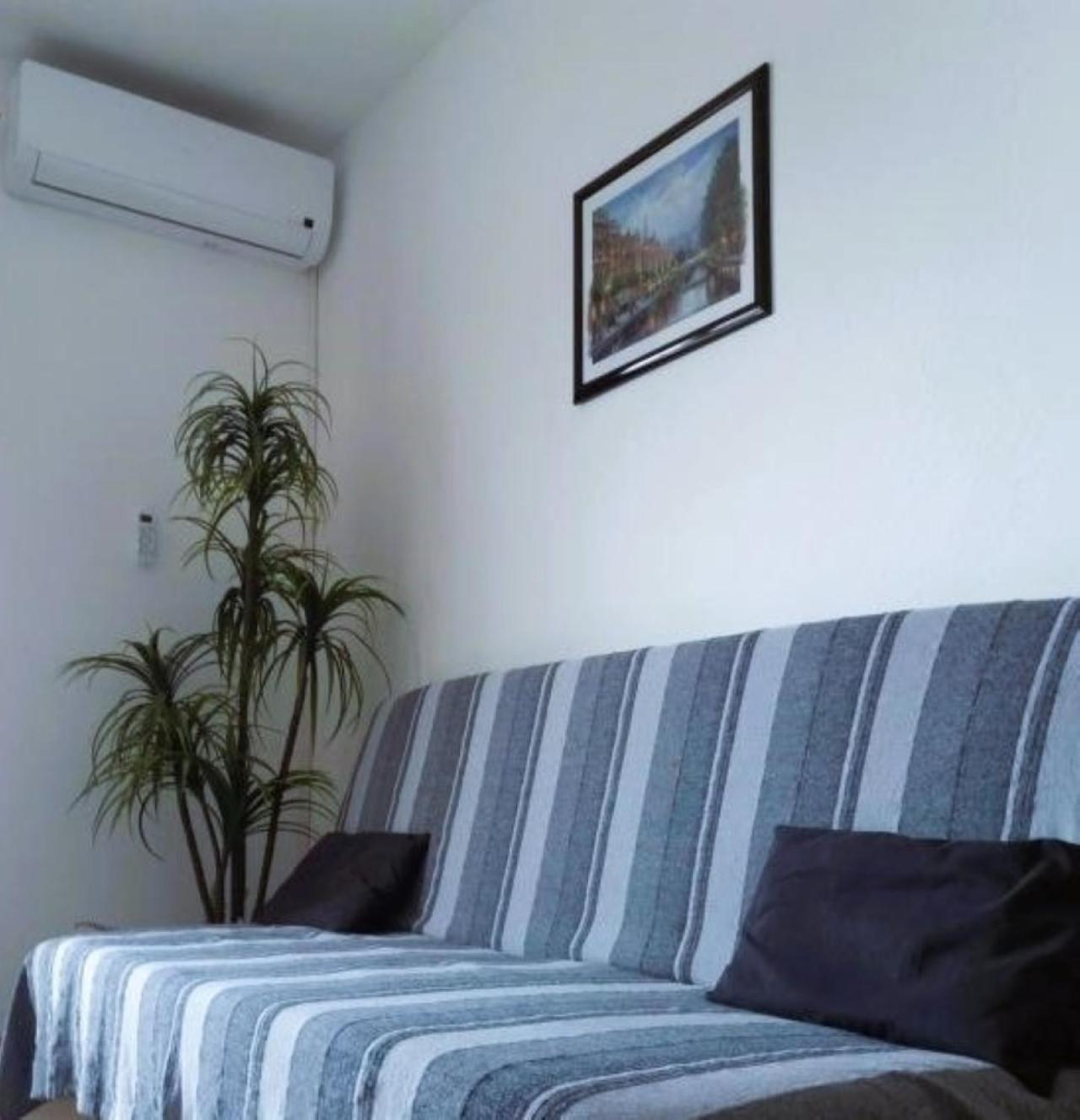 Guest House Lucija Banjol Pokoj fotografie