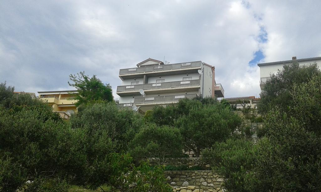Guest House Lucija Banjol Exteriér fotografie