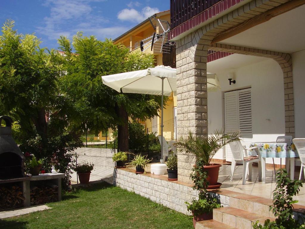 Guest House Lucija Banjol Exteriér fotografie