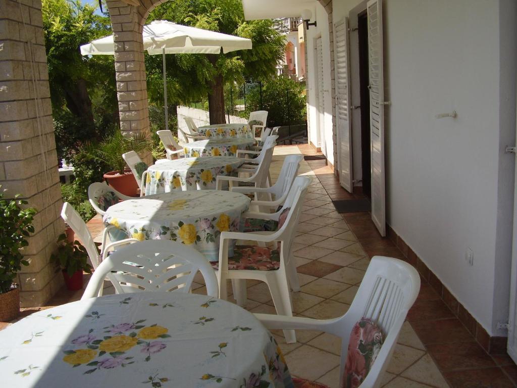 Guest House Lucija Banjol Exteriér fotografie