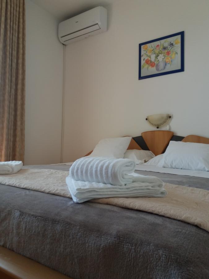 Guest House Lucija Banjol Exteriér fotografie