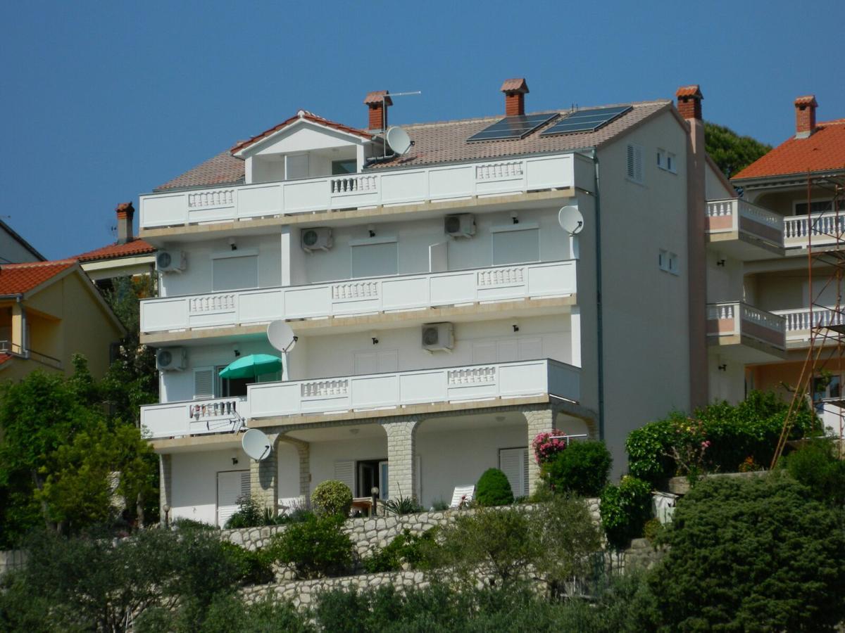Guest House Lucija Banjol Exteriér fotografie